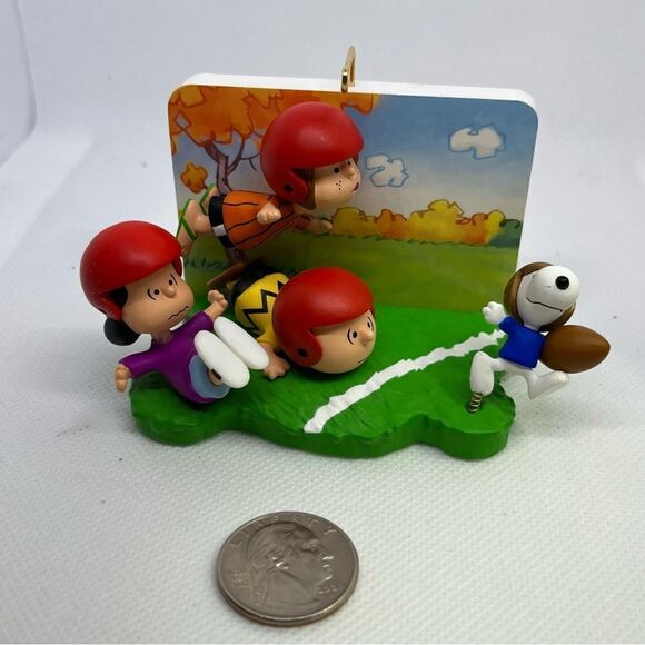 Hallmark‎ Keepsake Touchdown Snoopy Christmas Tree Ornament Peanuts Gang 2005 - Picture 6 of 6